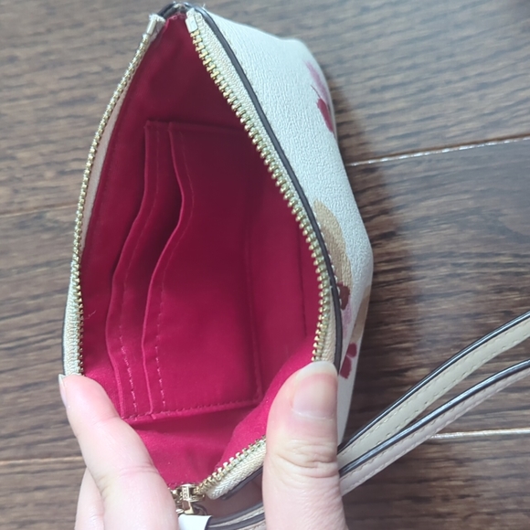 Coach Wristlet - Picture 3 of 4